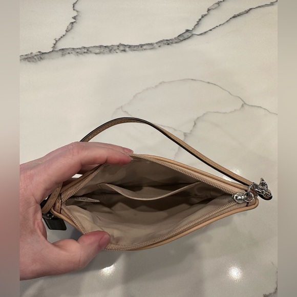 Coach tan wristlet - Picture 3 of 4